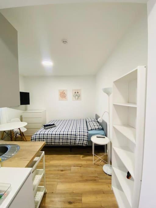 Ferienwohnung Bezagenta Mozart8 Studio Easy Access To City Wifi Warschau Exterior foto
