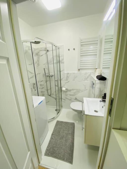 Ferienwohnung Bezagenta Mozart8 Studio Easy Access To City Wifi Warschau Exterior foto