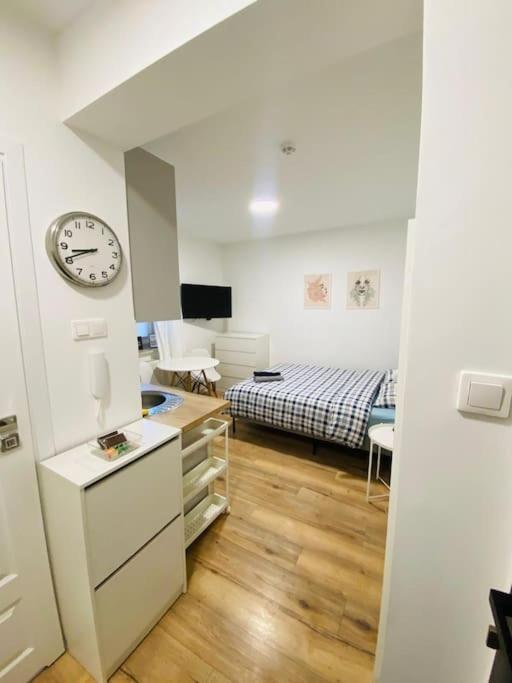 Ferienwohnung Bezagenta Mozart8 Studio Easy Access To City Wifi Warschau Exterior foto